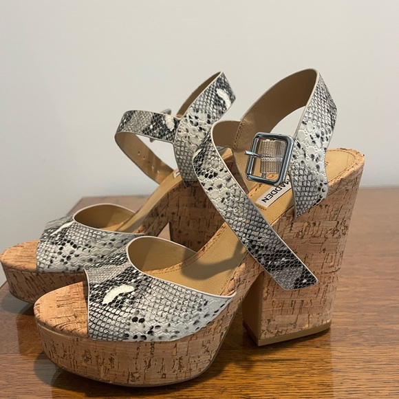 Steve Madden Jess Snake Wedges Size 8 - Picture 5 of 6